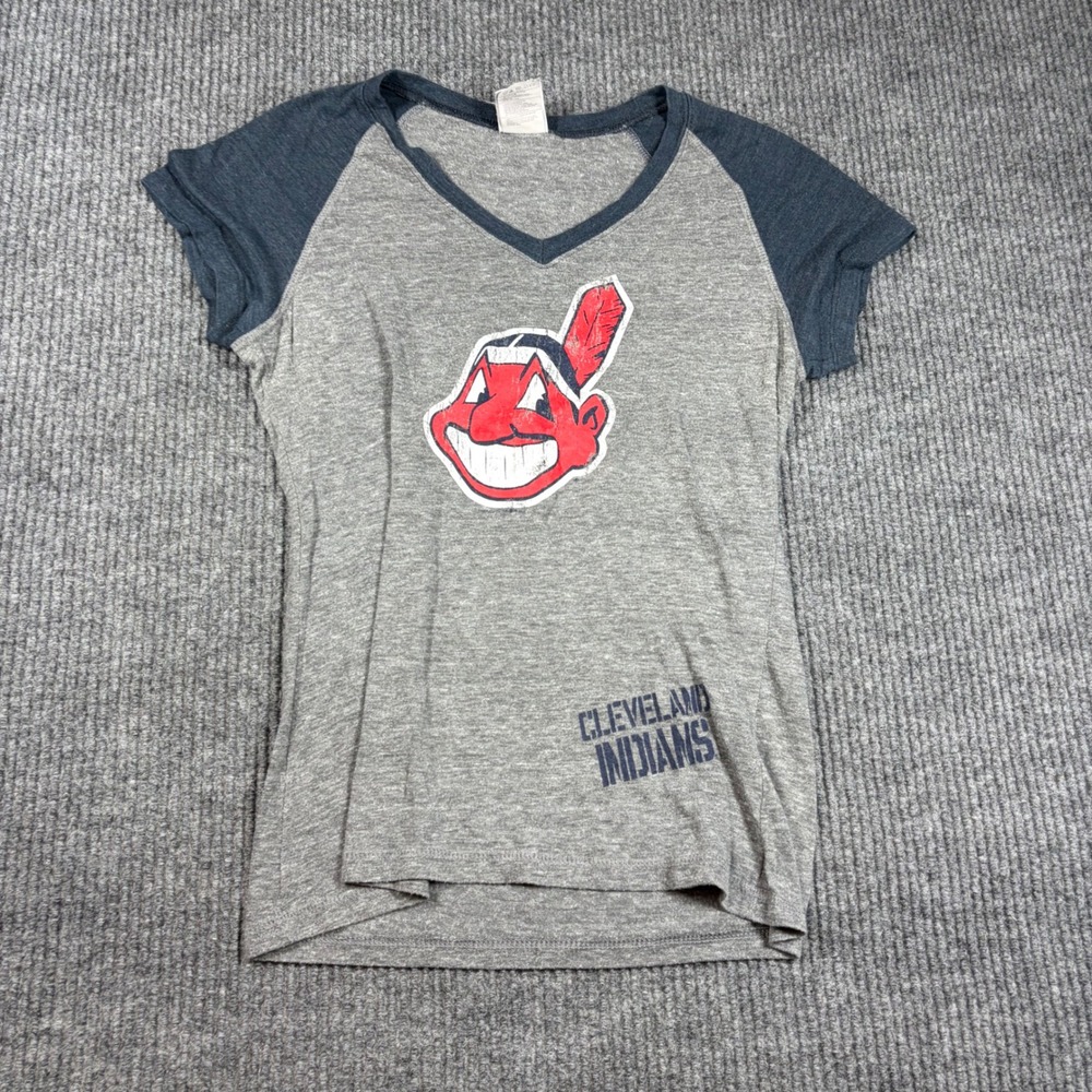 Campus Lifestyle Shirt Womens L Cleveland Indians Chief Wahoo V-Neck Raglan Gray